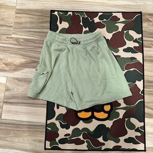 womens Nike green cargo shorts